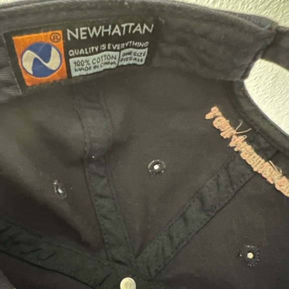 Navy blue baseball cap with peach writing “uh huh honey”. One size fits all. - Picture 3 of 4